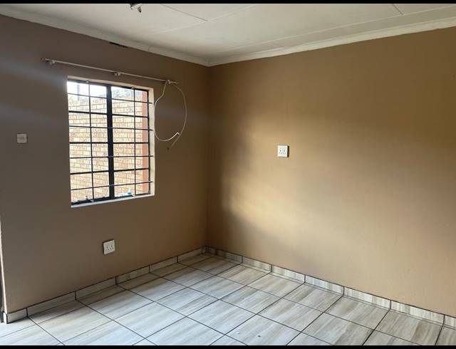 3 BEDROOM HOUSE FOR SALE IN BRENTHURST